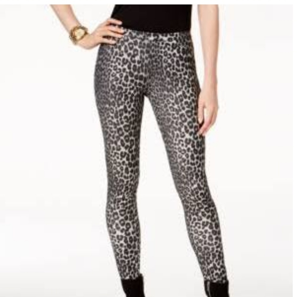 Sale/or Bundle🐾White Pather Leggings🐾